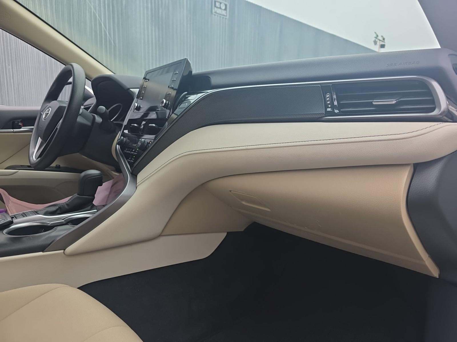 2022 Toyota Camry Hybrid LE FWD