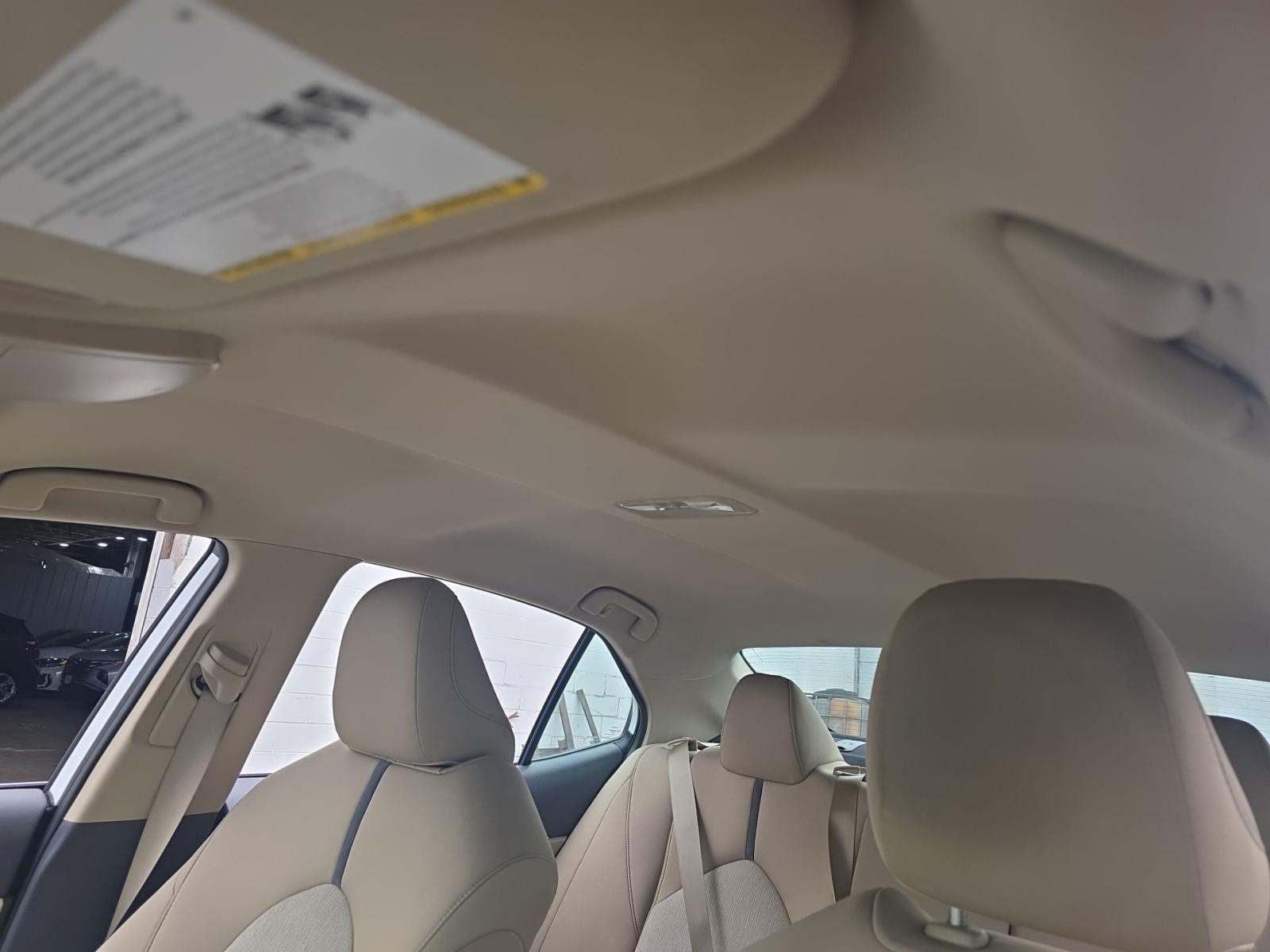 2022 Toyota Camry Hybrid LE FWD