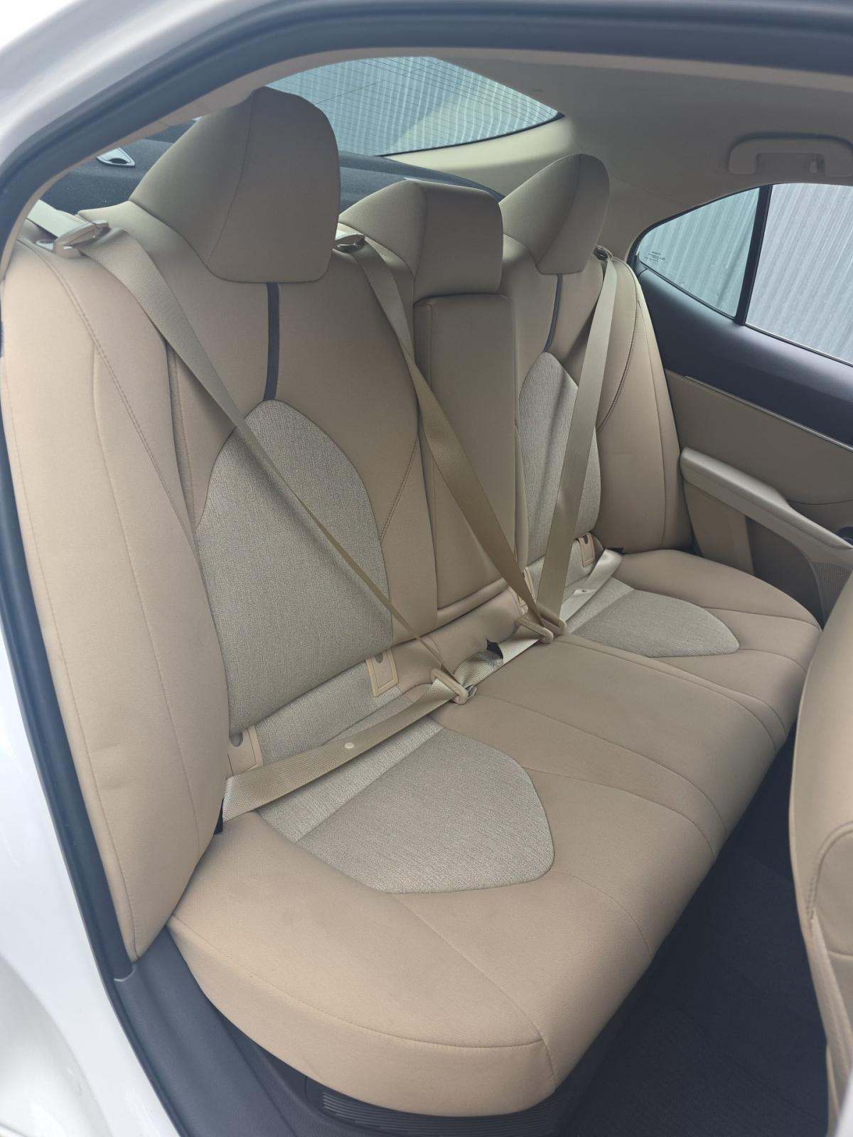 2022 Toyota Camry Hybrid LE FWD