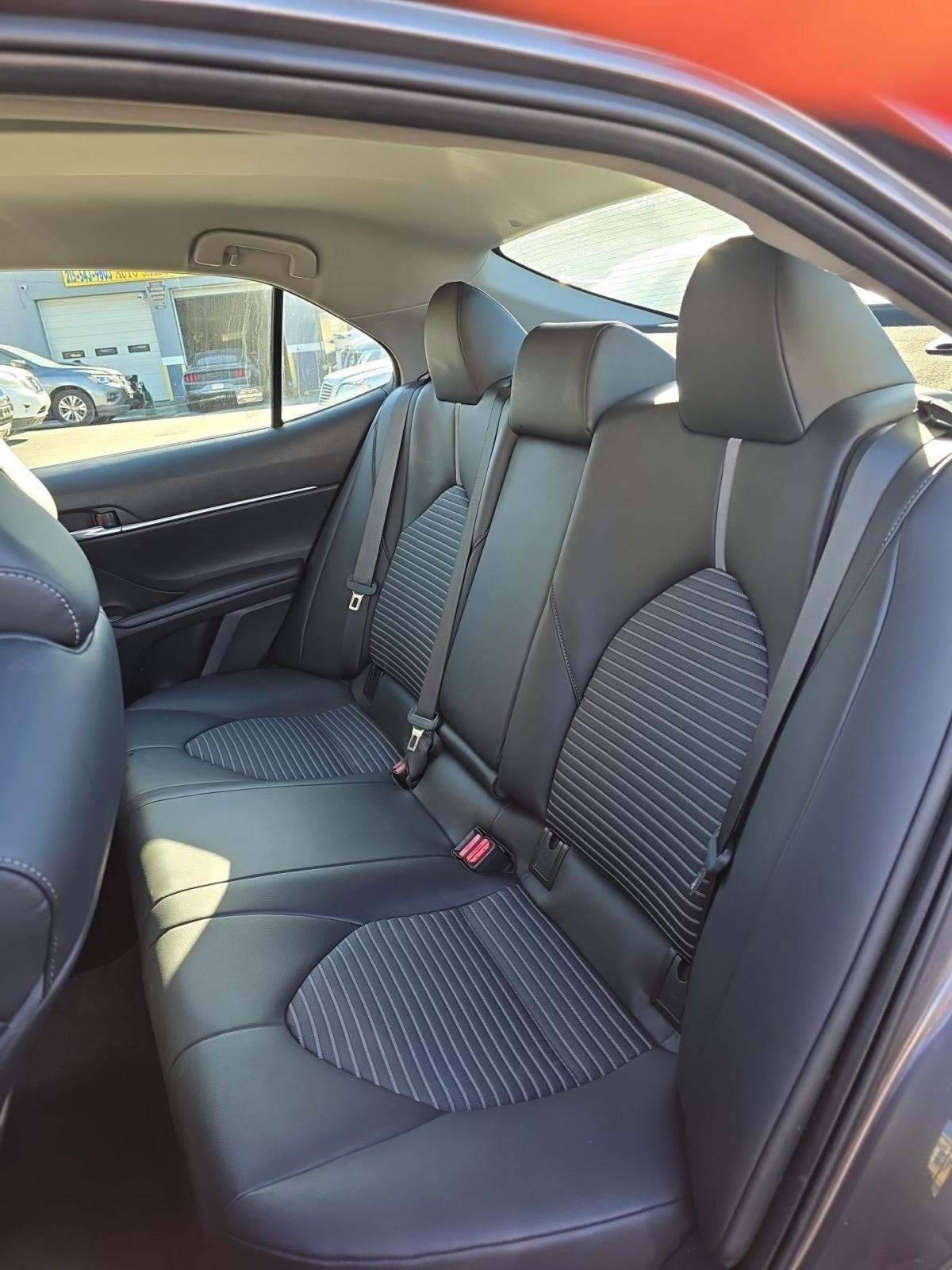 2022 Toyota Camry SE FWD