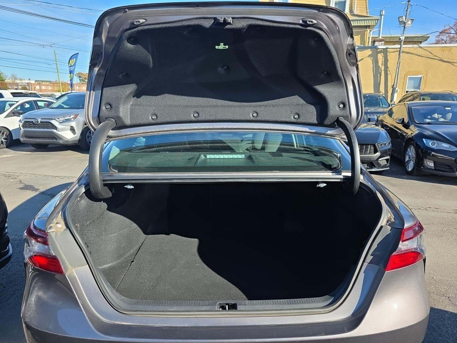 2022 Toyota Camry SE FWD