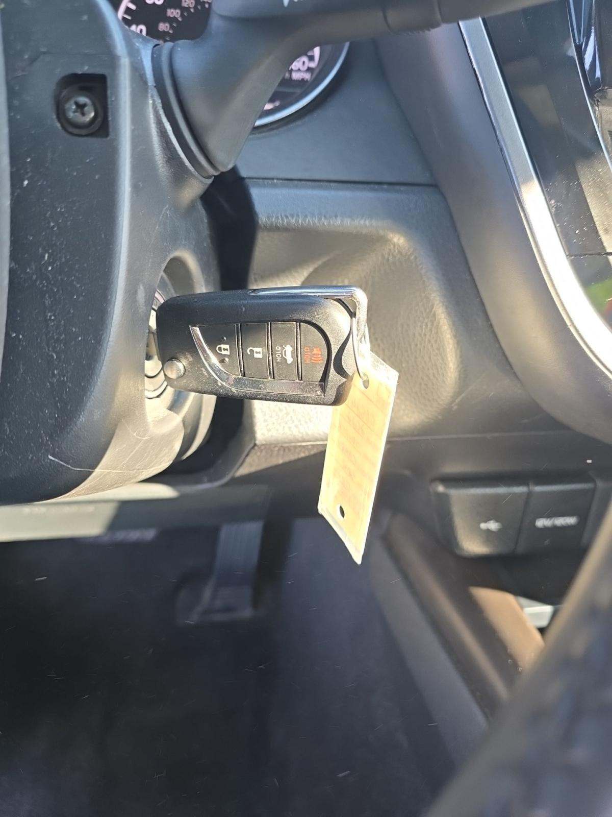 2022 Toyota Camry SE FWD