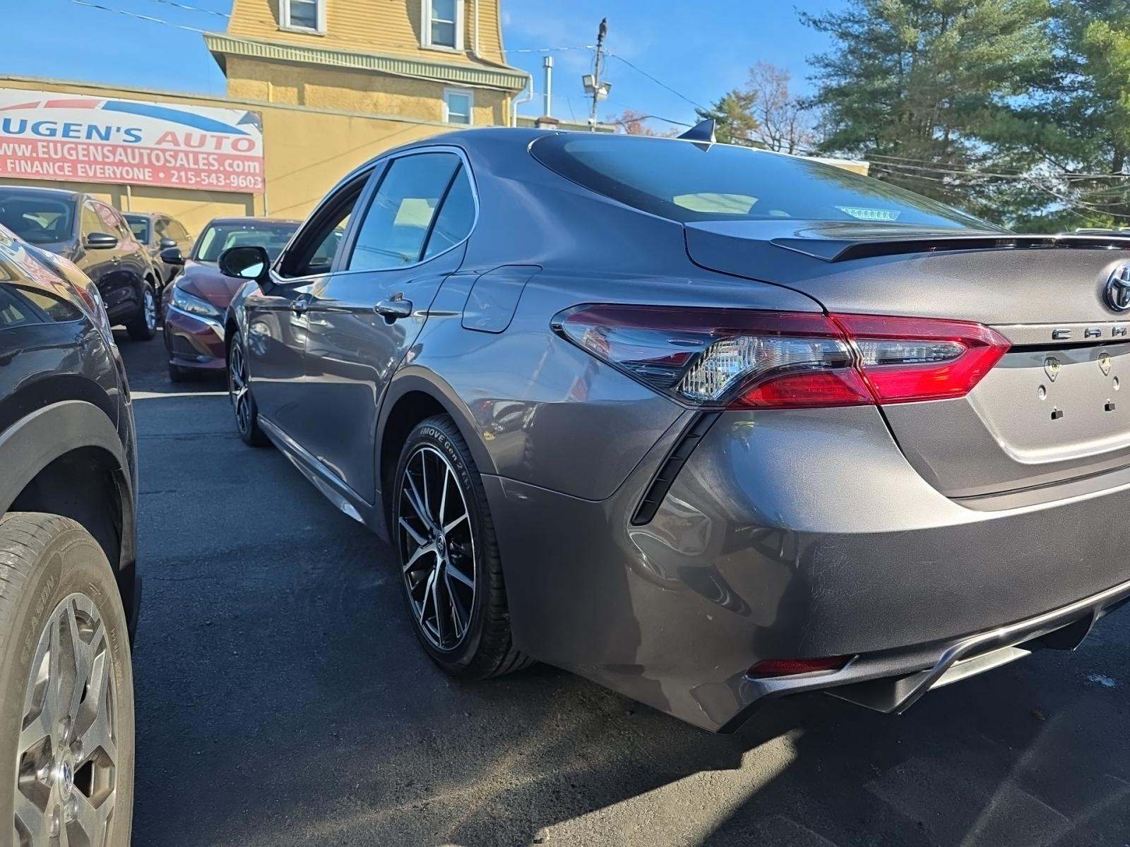2022 Toyota Camry SE FWD