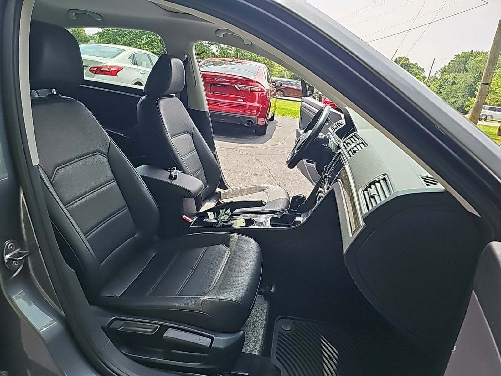 2016 Volkswagen Passat 1.8T SE FWD