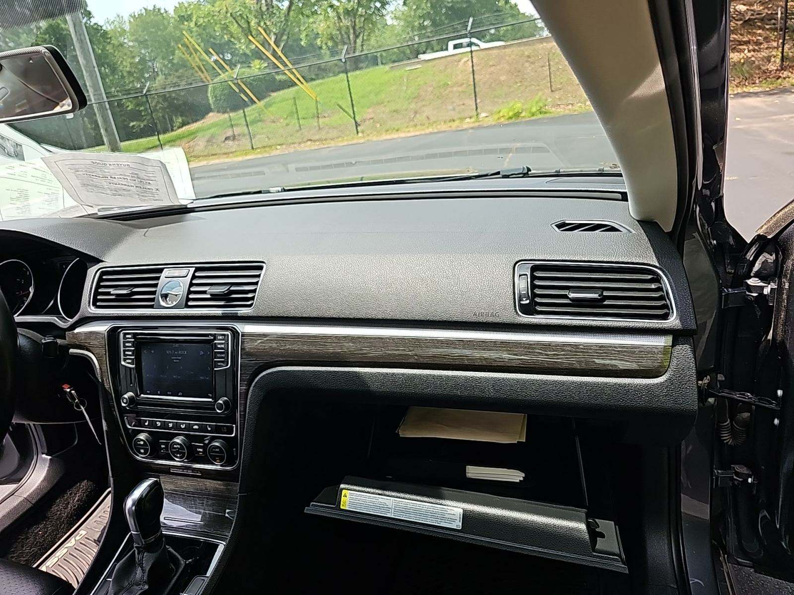 2016 Volkswagen Passat 1.8T SE FWD