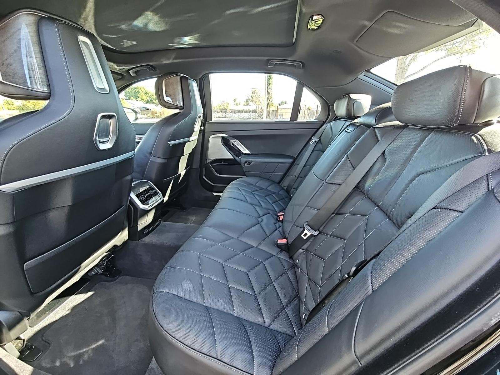 2025 BMW 7 Series 740i RWD