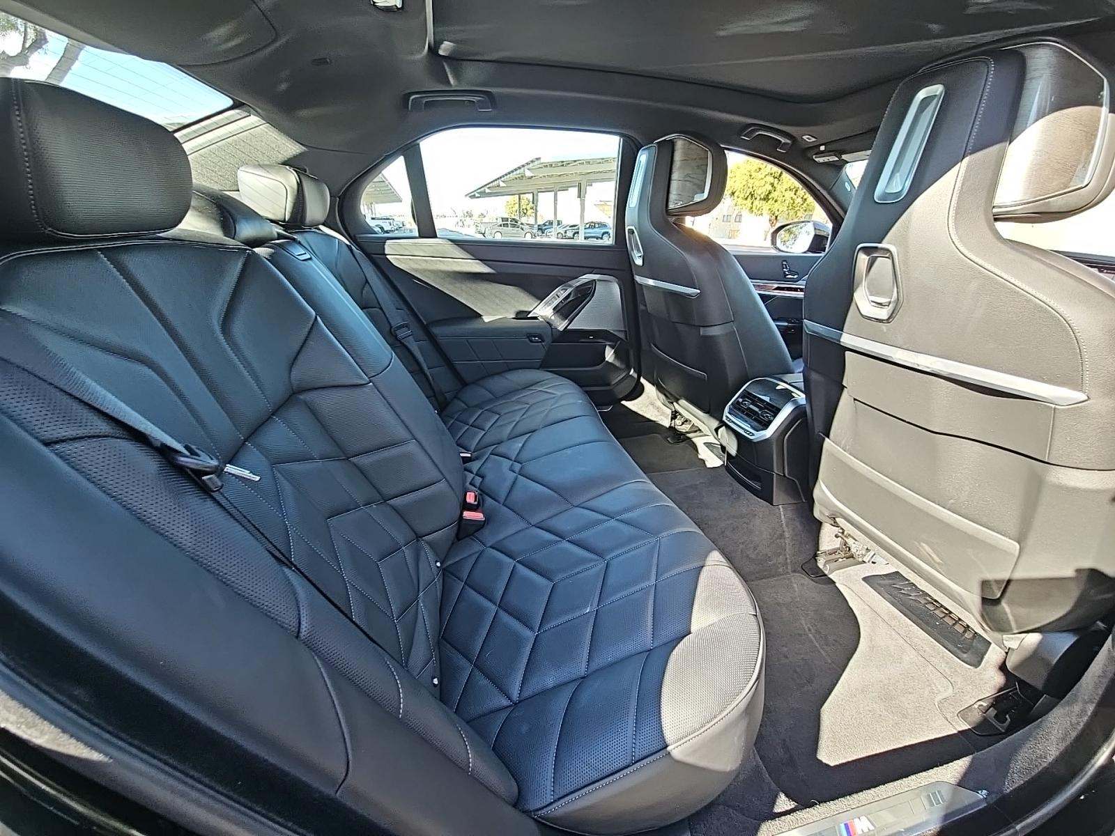 2025 BMW 7 Series 740i RWD