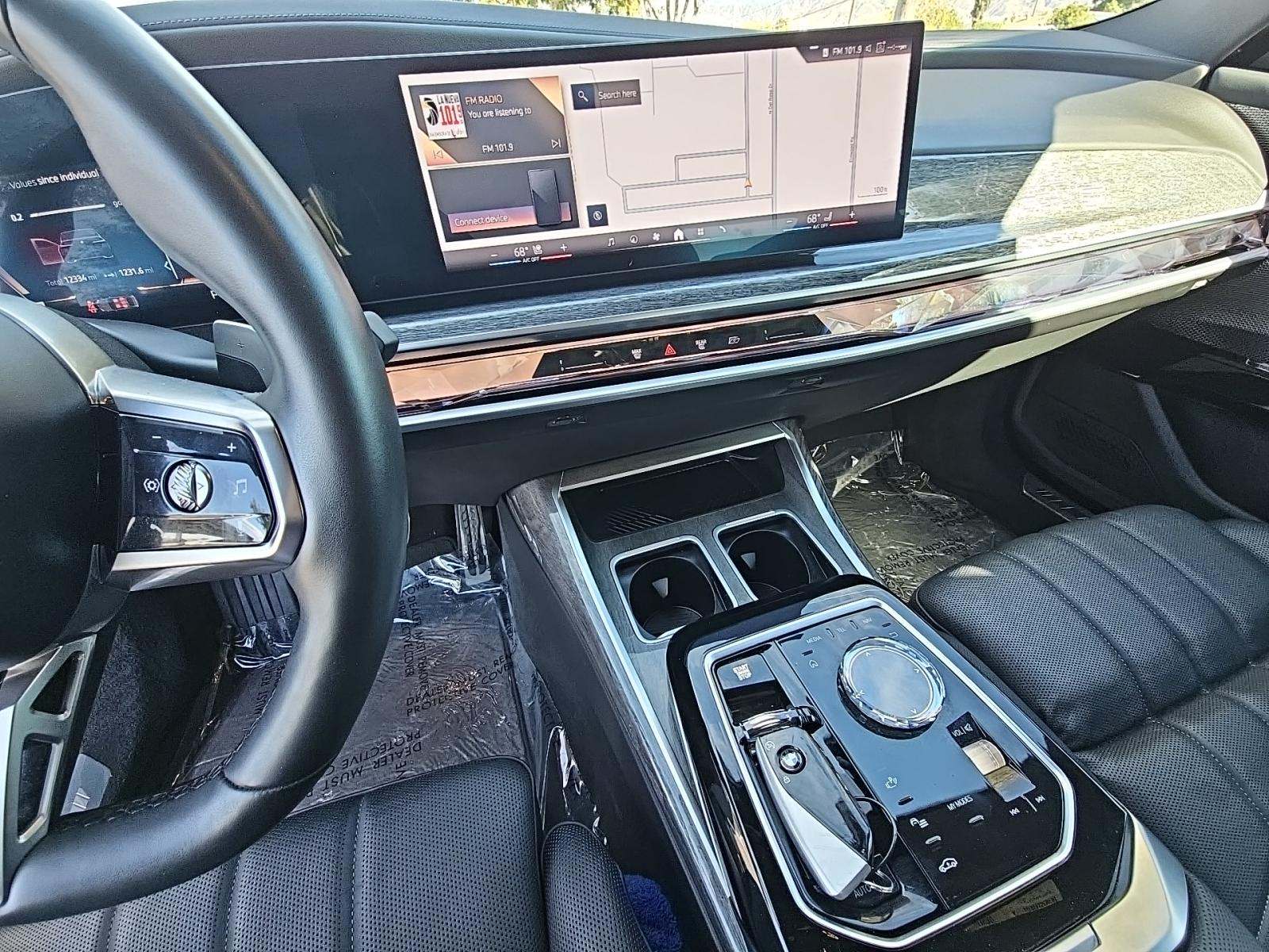 2025 BMW 7 Series 740i RWD