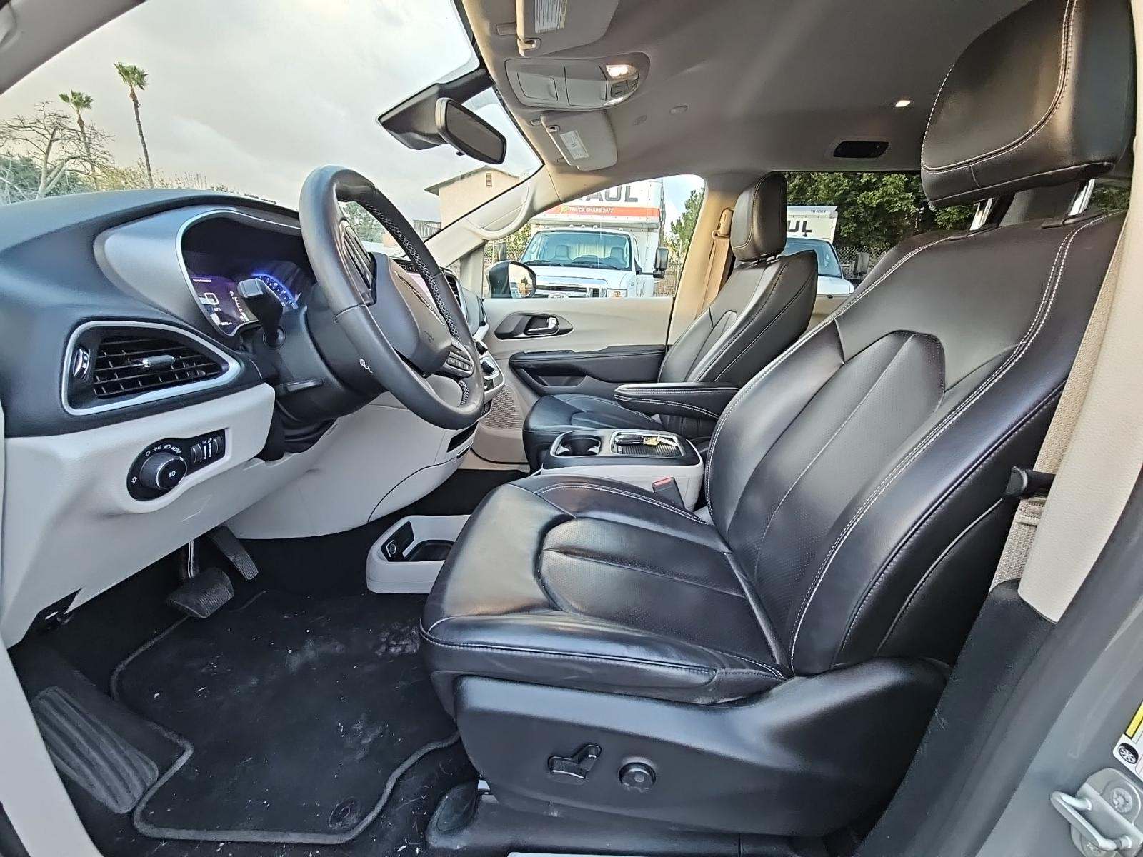 2023 Chrysler Pacifica Touring L FWD