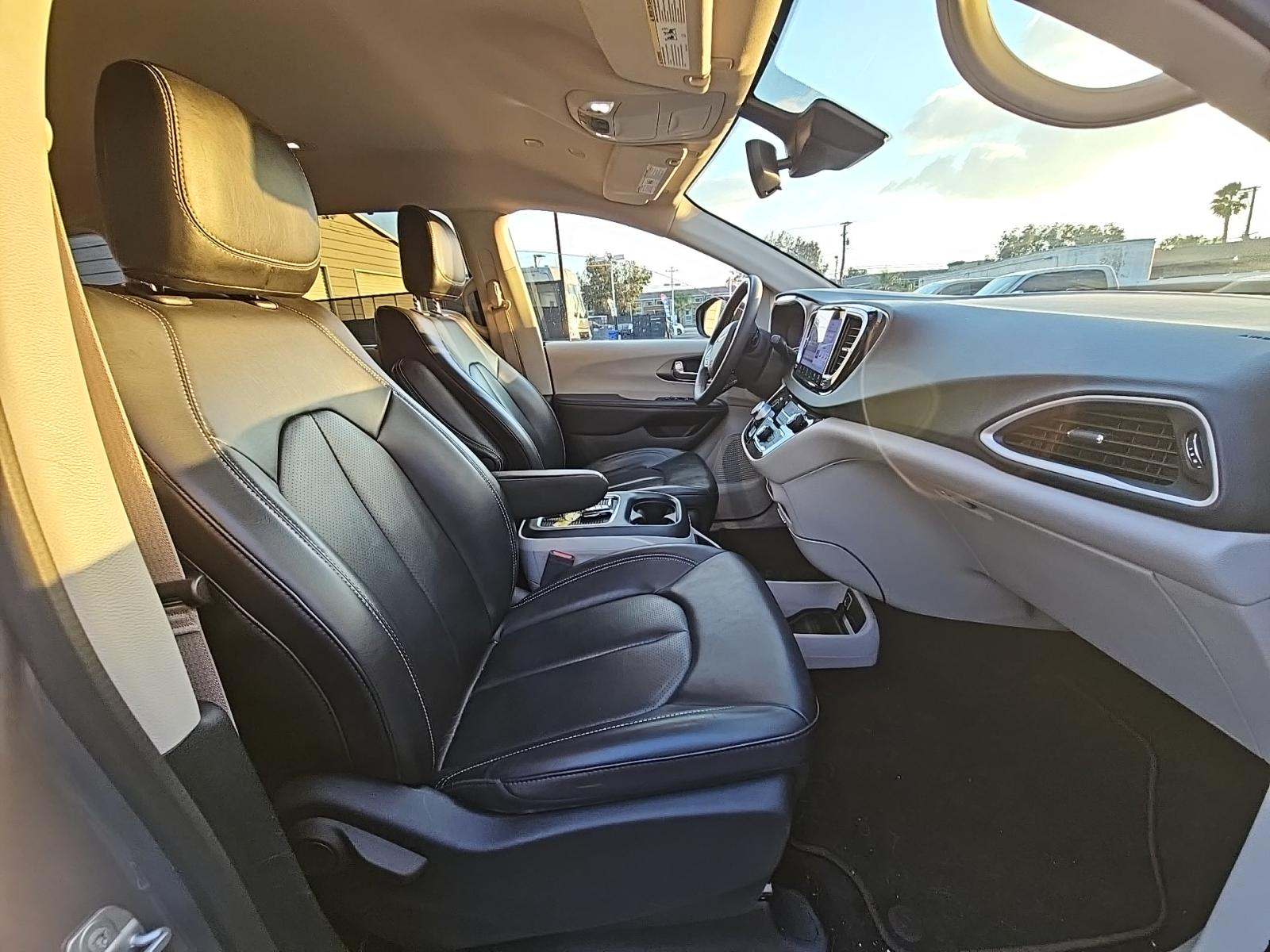 2023 Chrysler Pacifica Touring L FWD