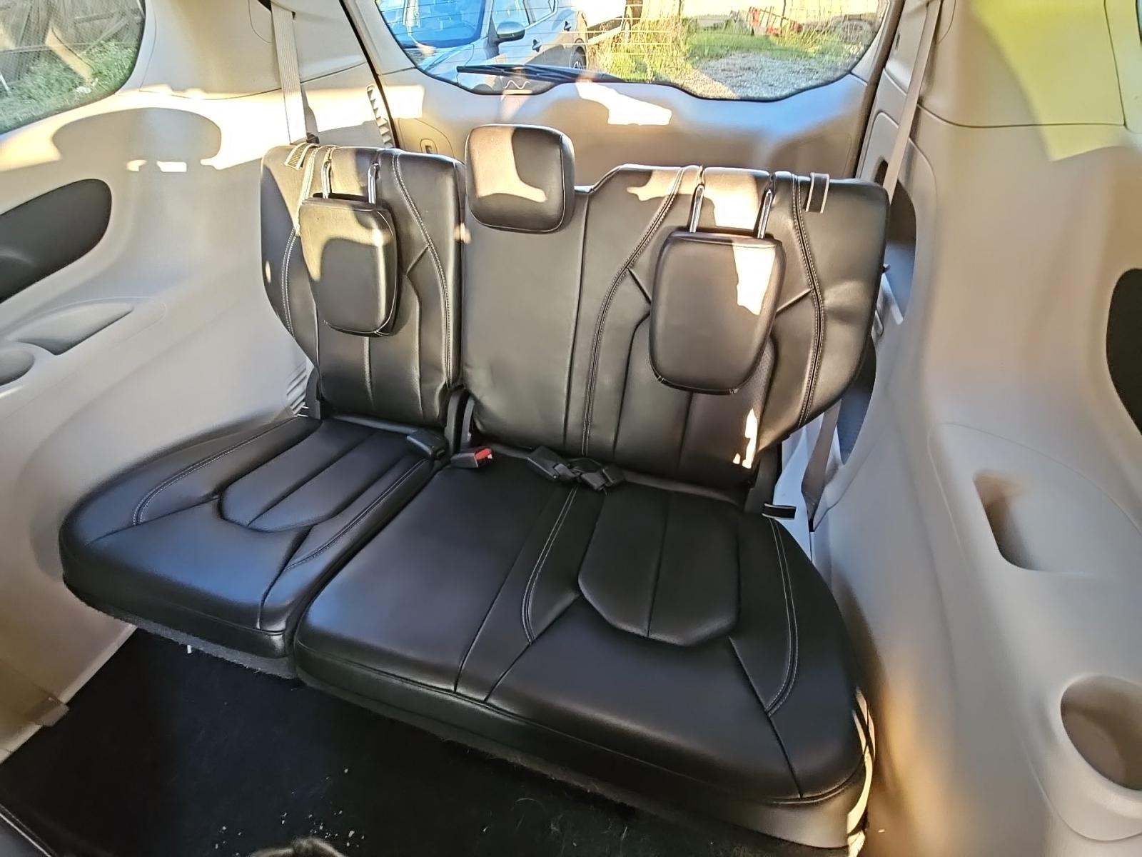 2023 Chrysler Pacifica Touring L FWD