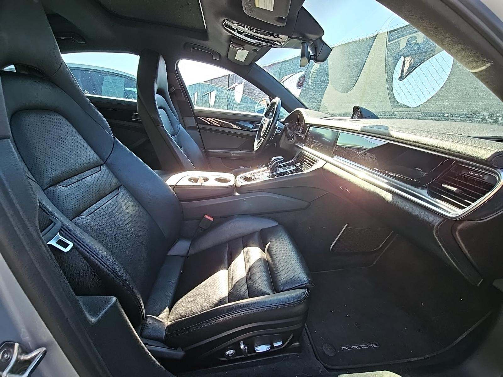 2017 Porsche Panamera 4 AWD