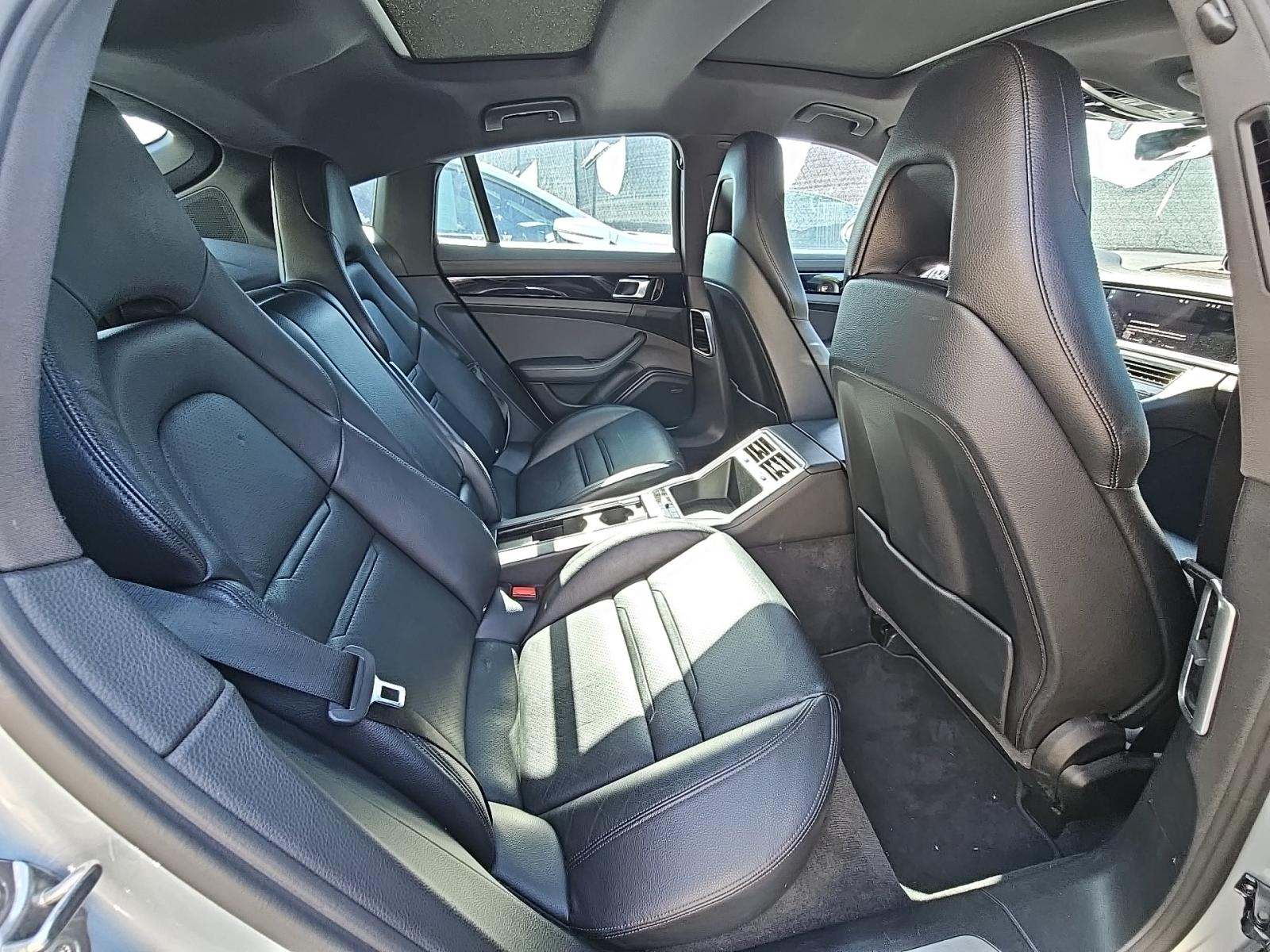 2017 Porsche Panamera 4 AWD