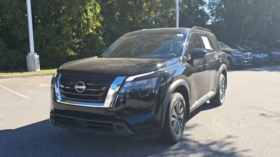 2024 Nissan Pathfinder SV