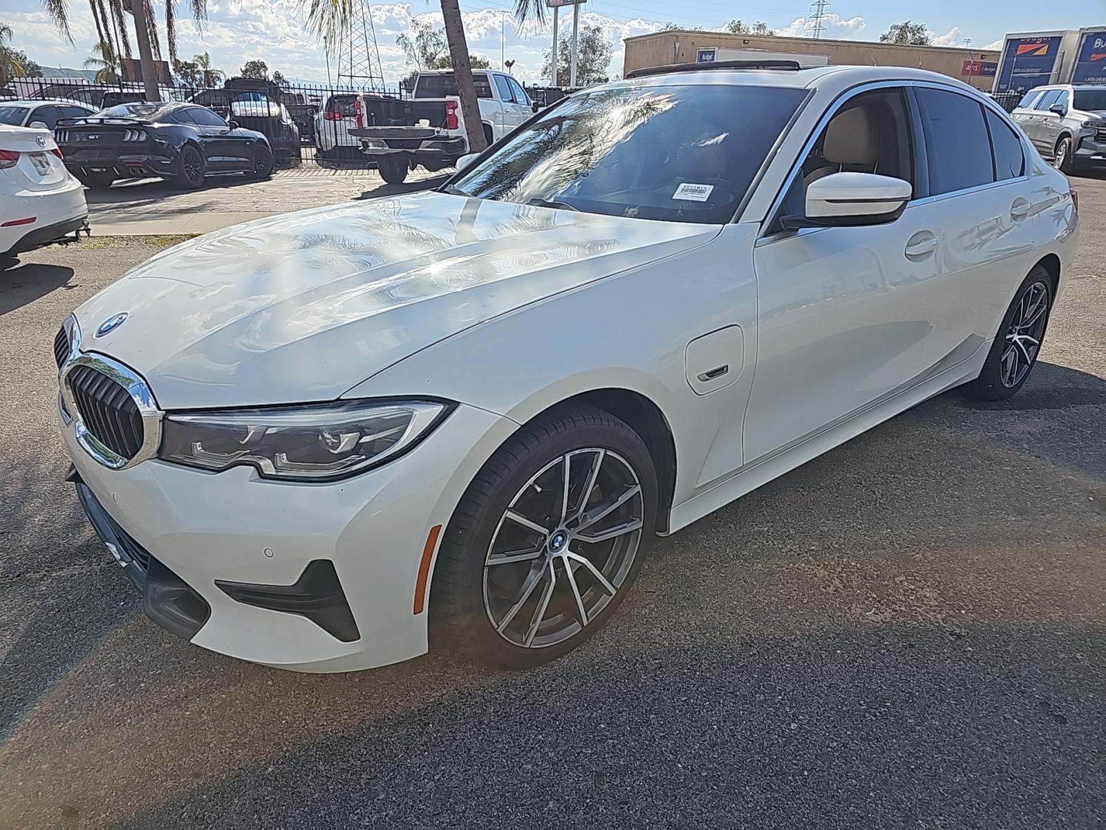 2022 BMW 3 Series 330e RWD