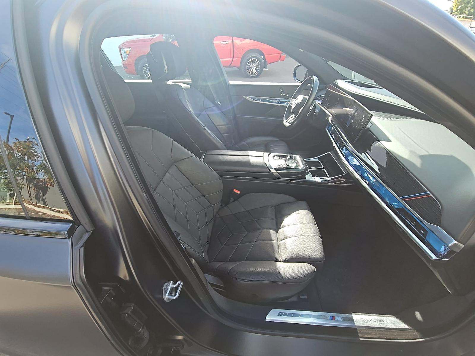 2023 BMW 7 Series 740i RWD