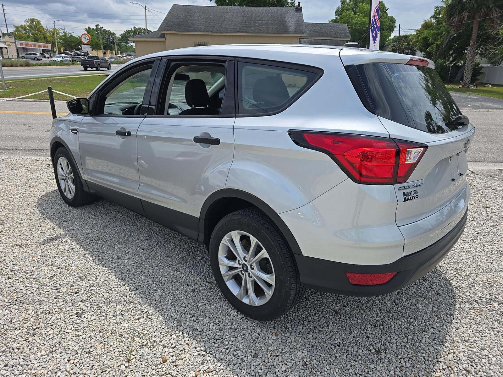 FORD ESCAPE - 2