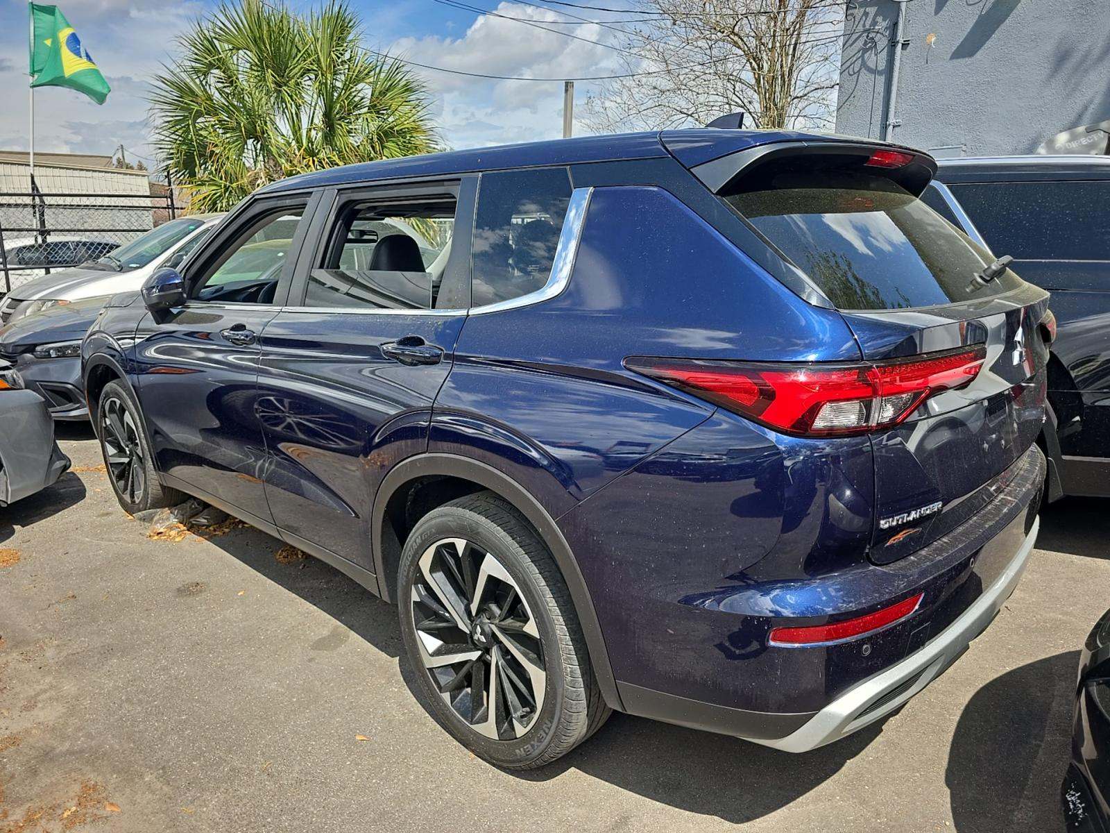 2023 Mitsubishi Outlander SE FWD