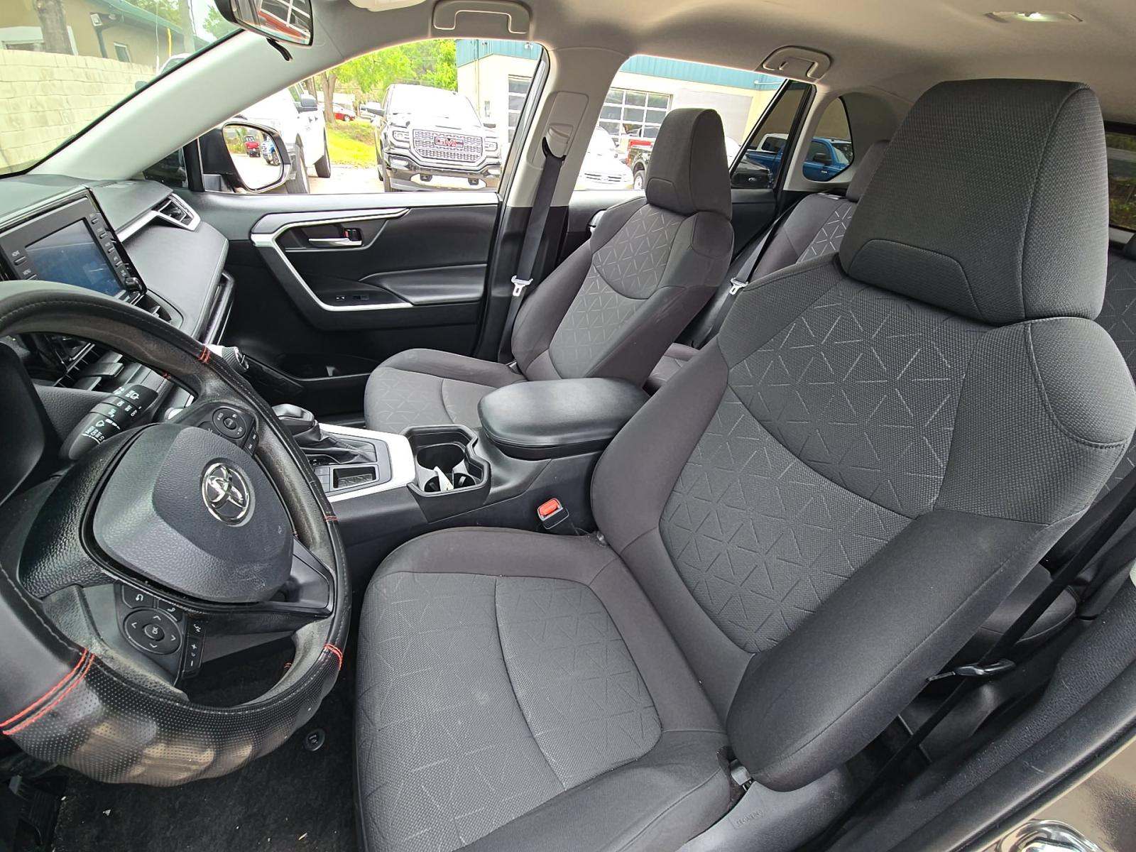 2021 Toyota RAV4 XLE FWD