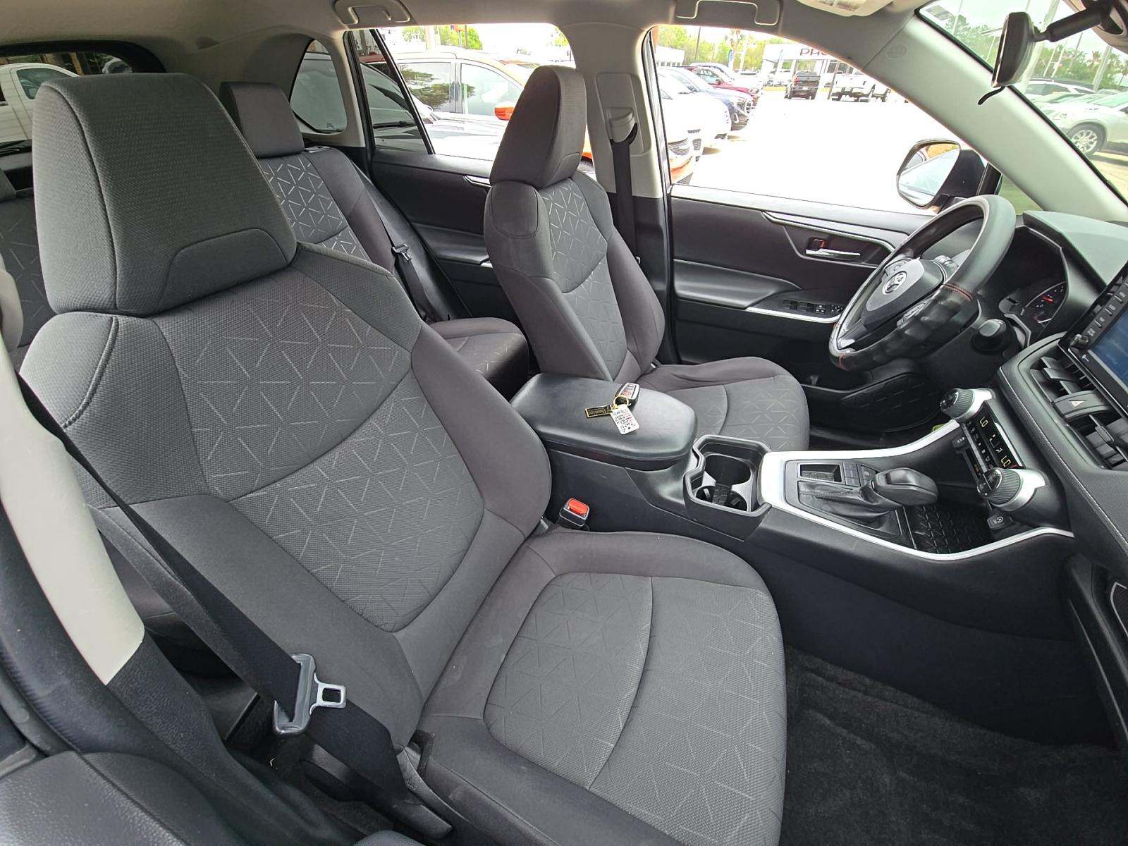 2021 Toyota RAV4 XLE FWD