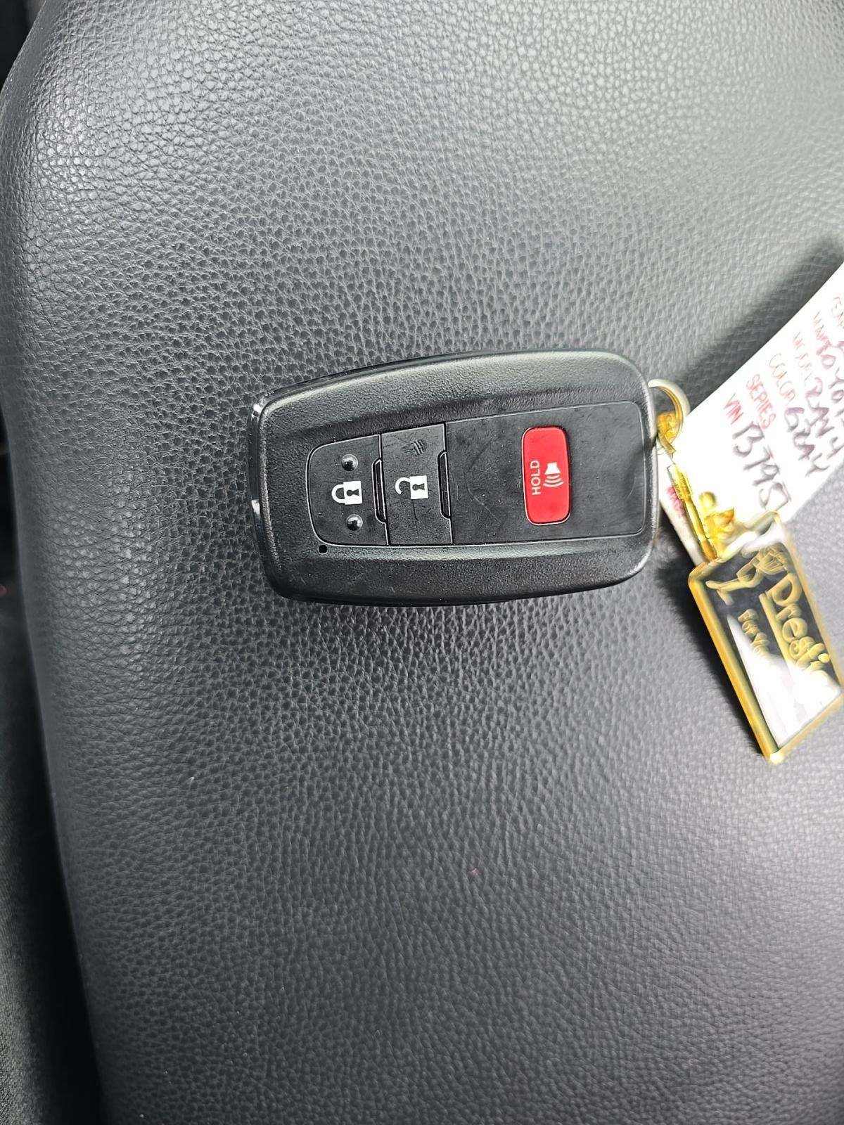 2021 Toyota RAV4 XLE FWD