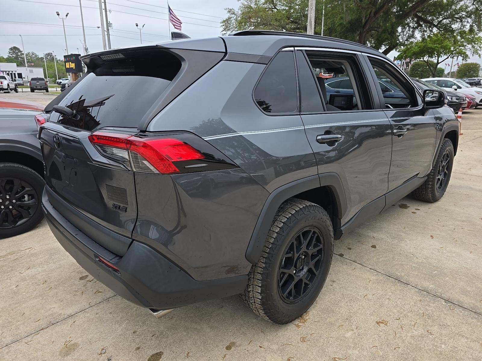 2021 Toyota RAV4 XLE FWD