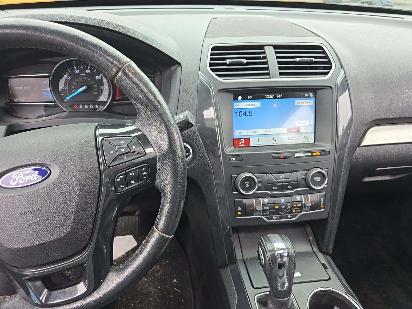 FORD EXPLORER - 10