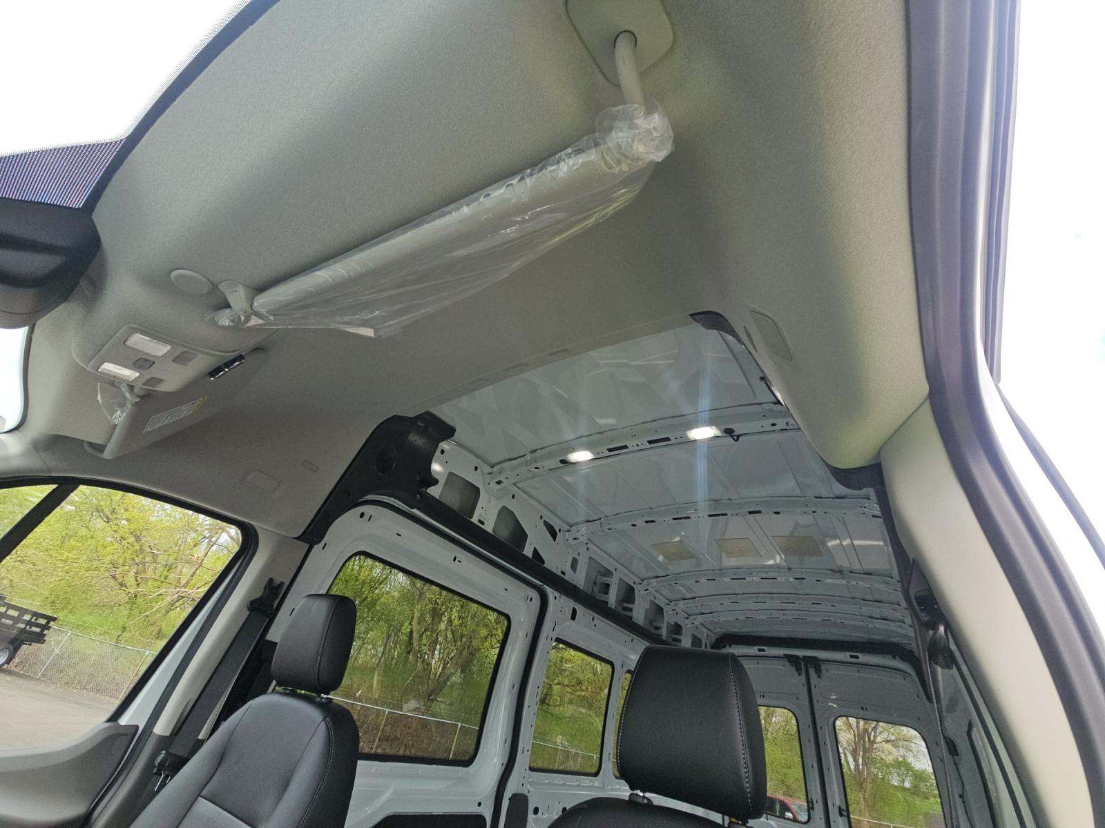 FORD TRANSIT 350 - 7