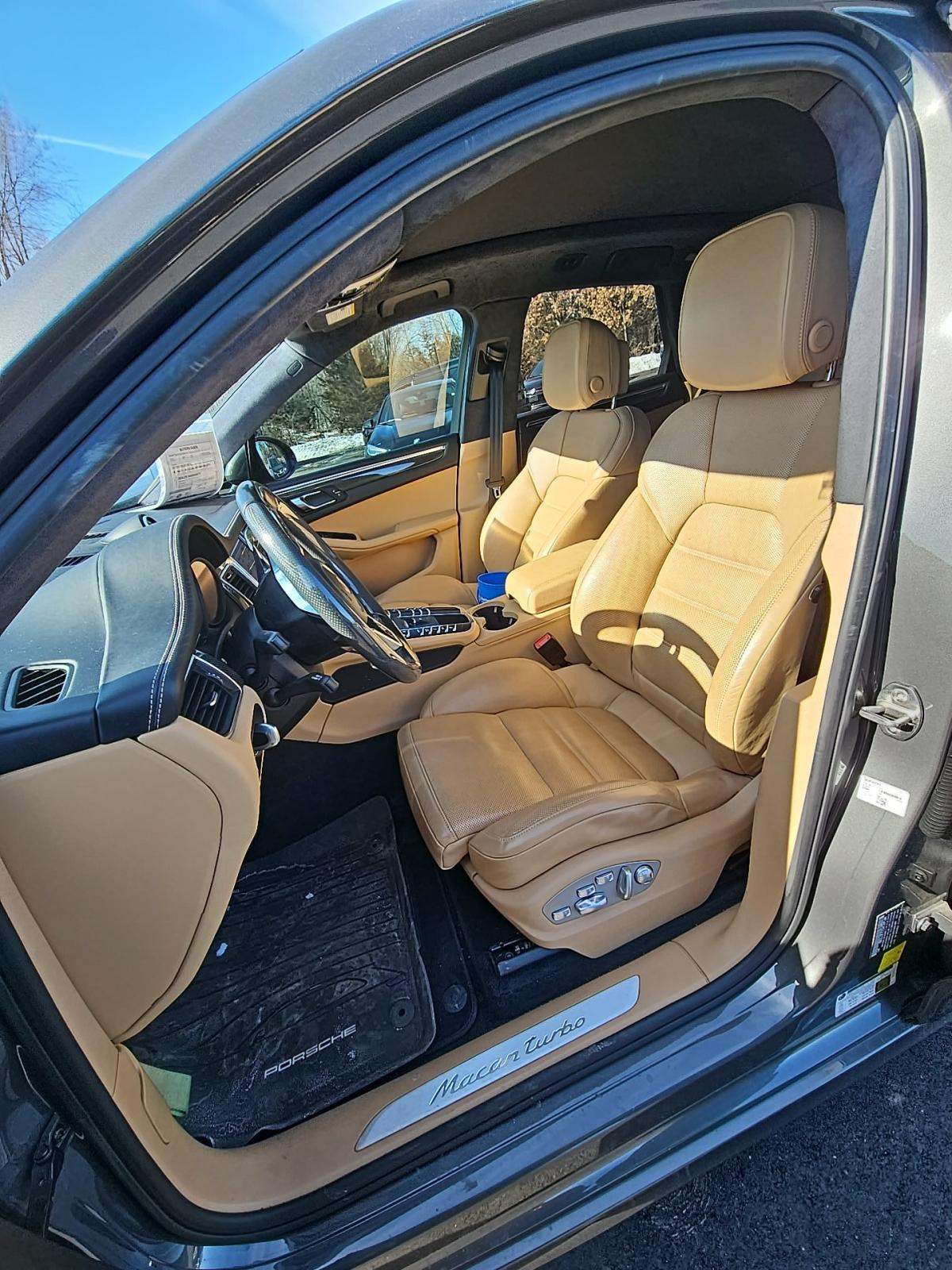 2018 Porsche Macan Turbo AWD