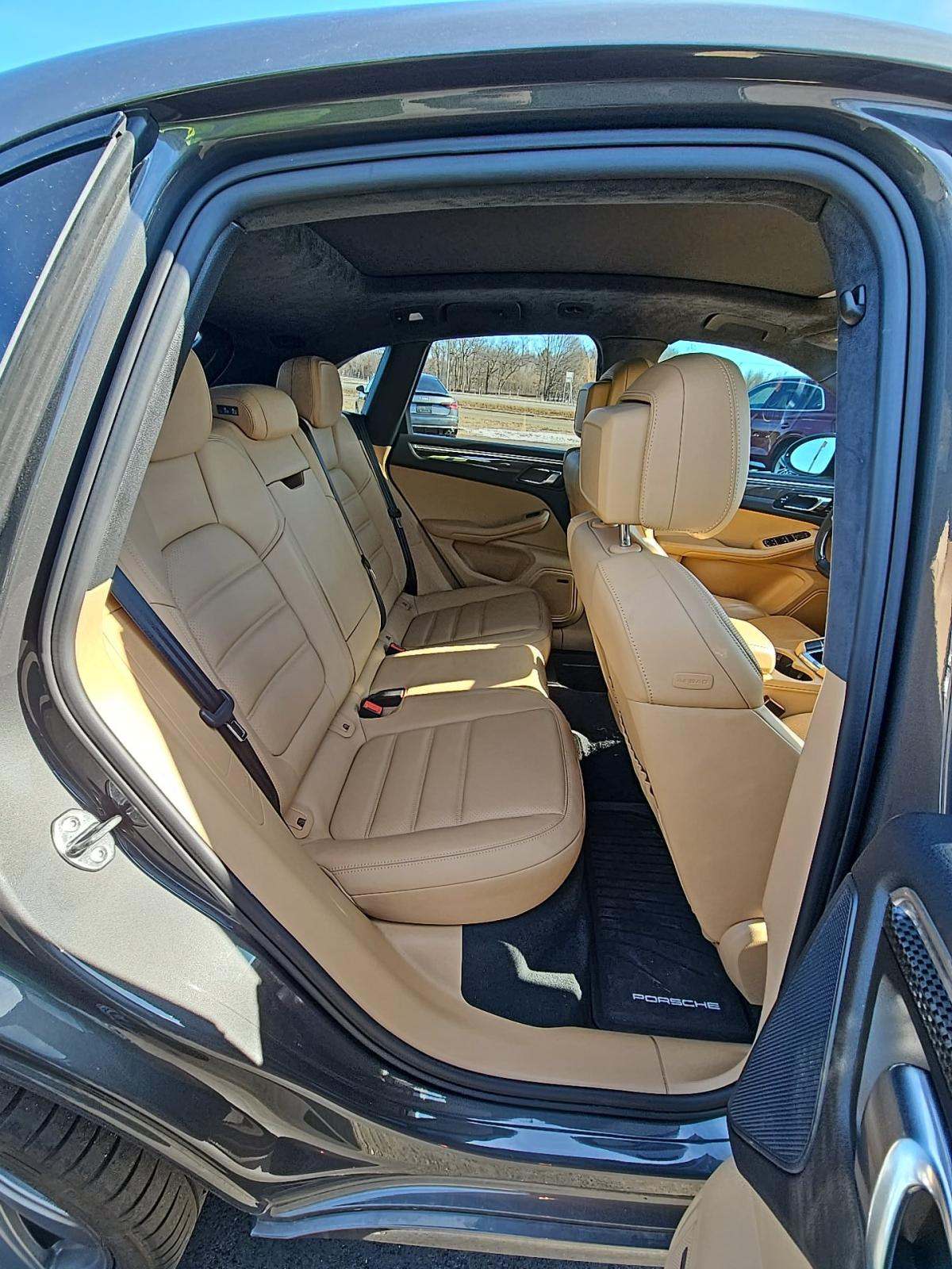 2018 Porsche Macan Turbo AWD