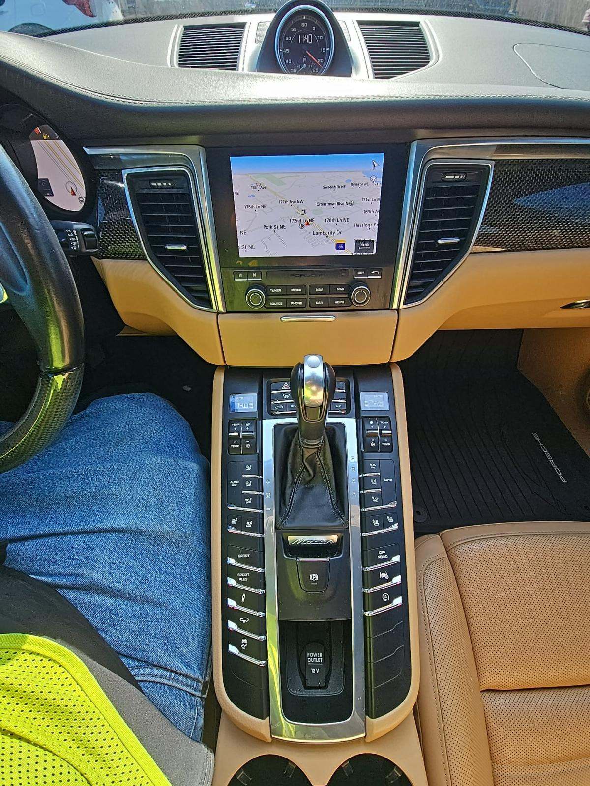 2018 Porsche Macan Turbo AWD