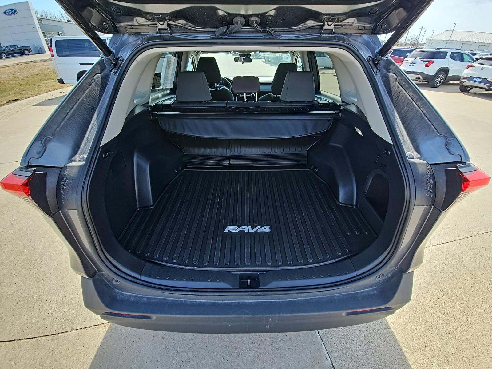 2023 Toyota RAV4 Hybrid XLE AWD