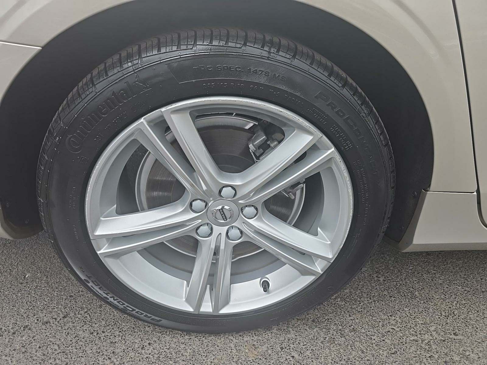 2018 Volvo S90 T5 Momentum AWD