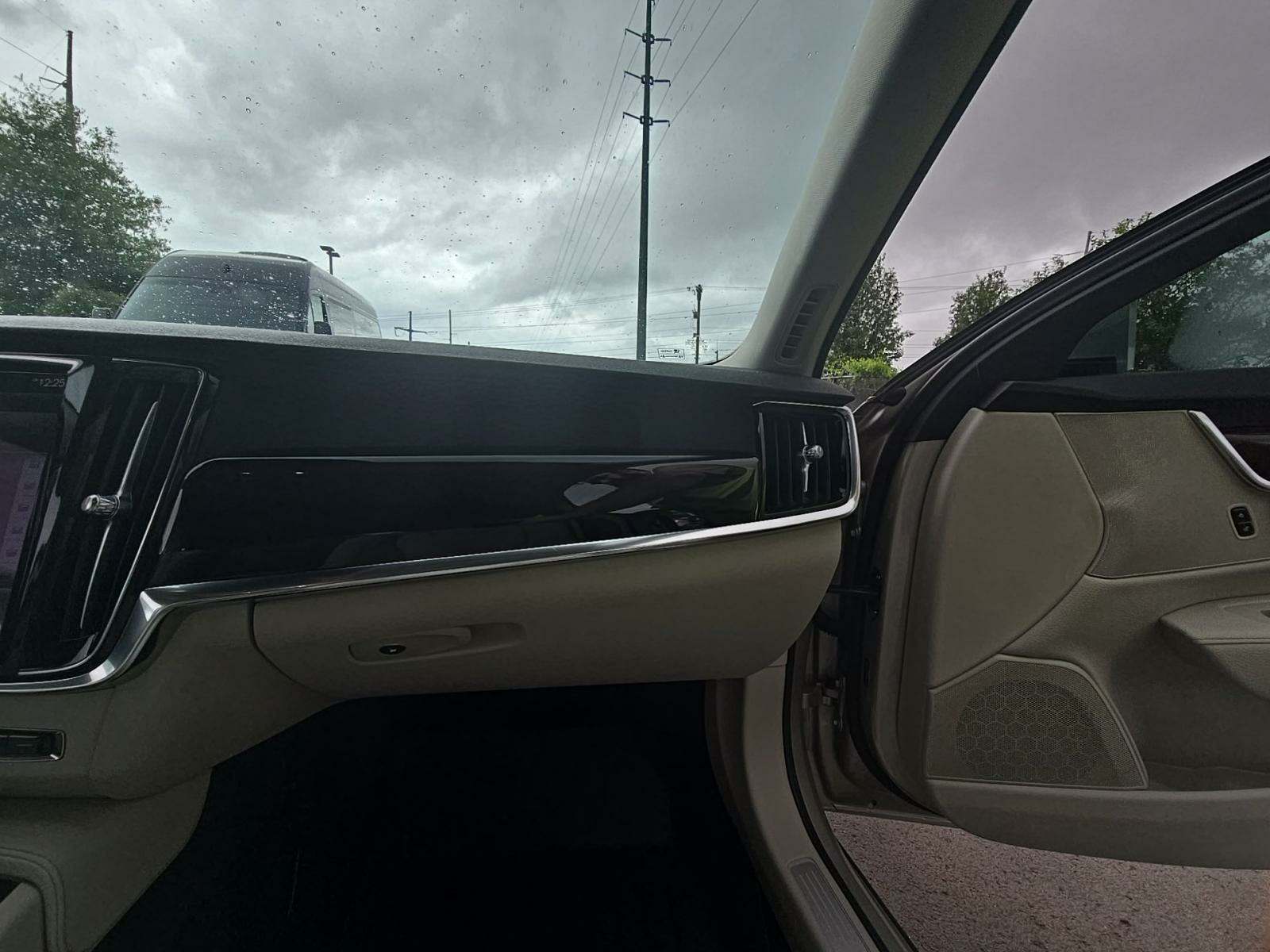 2018 Volvo S90 T5 Momentum AWD