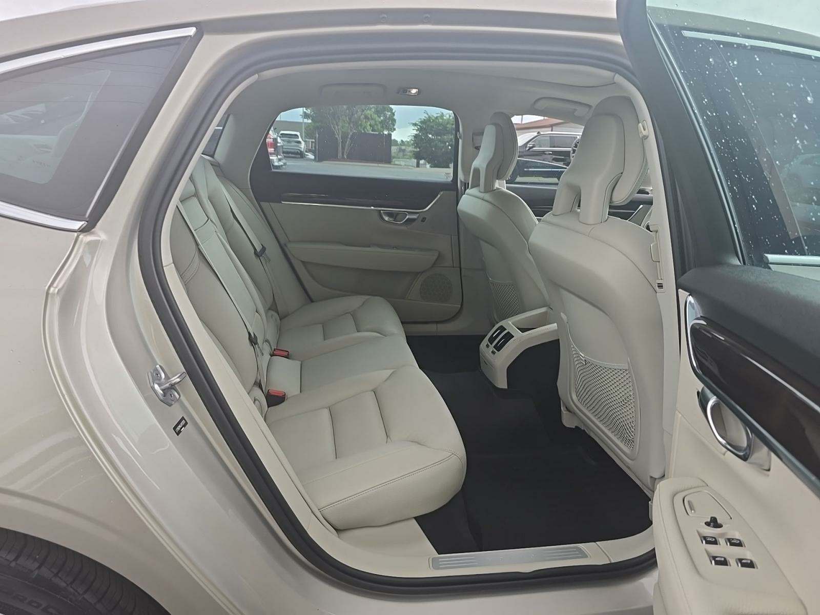 2018 Volvo S90 T5 Momentum AWD