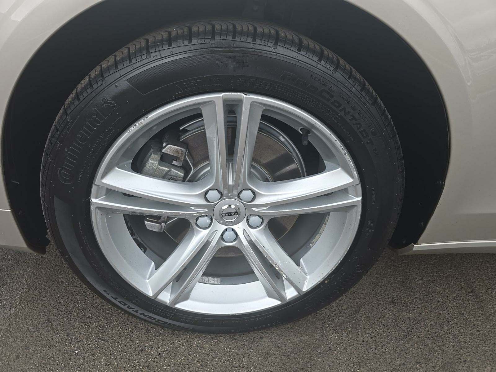 2018 Volvo S90 T5 Momentum AWD