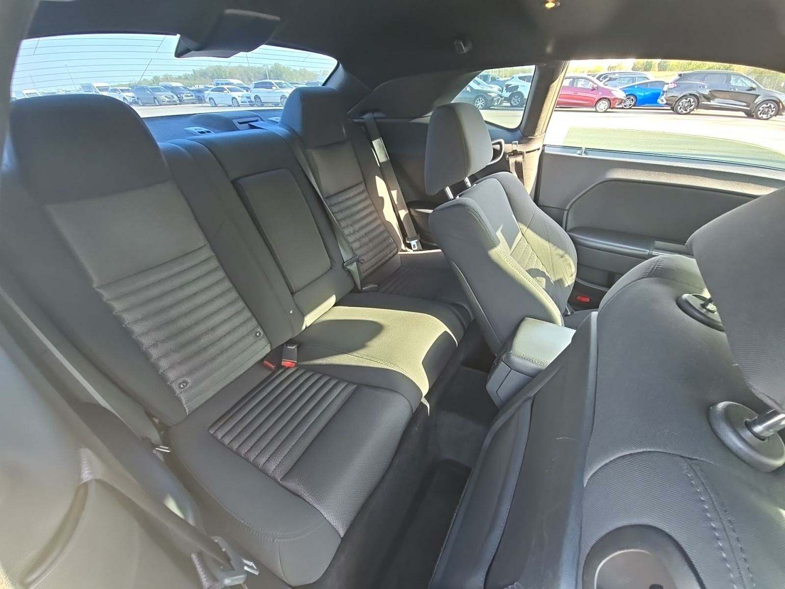 2013 Dodge Challenger R/T RWD