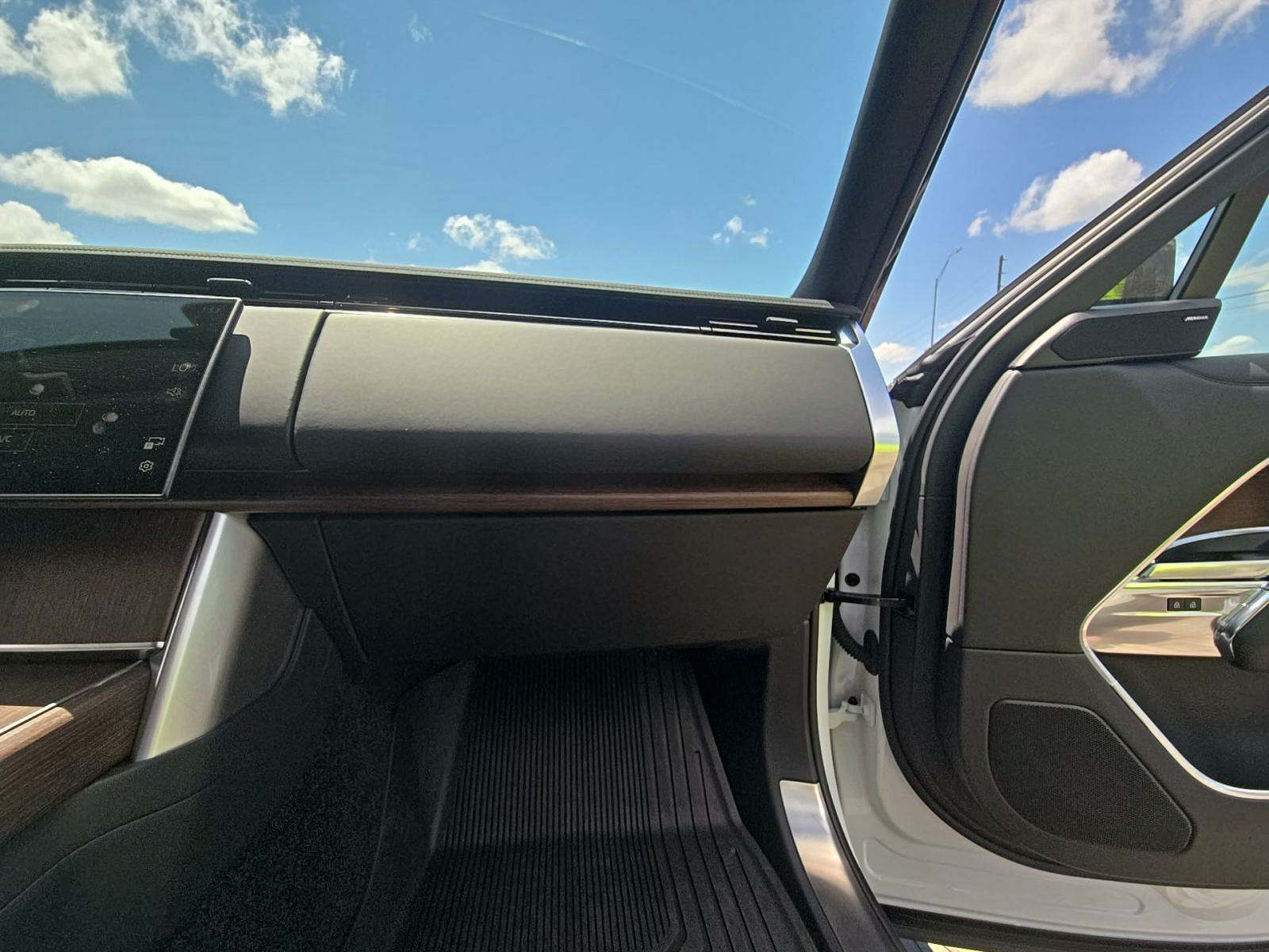 2024 Land Rover Range Rover SE LWB AWD