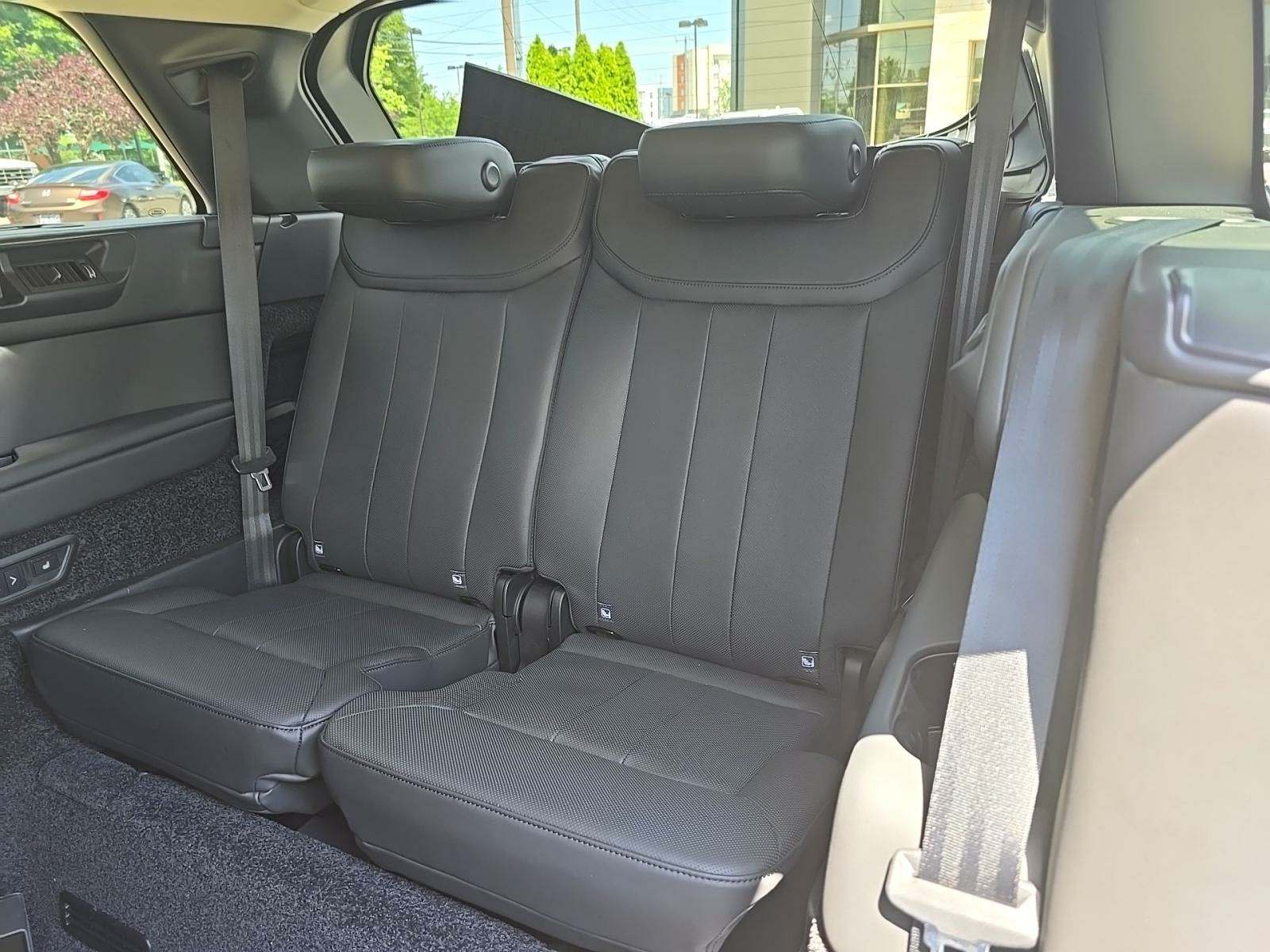 2024 Land Rover Range Rover SE LWB AWD