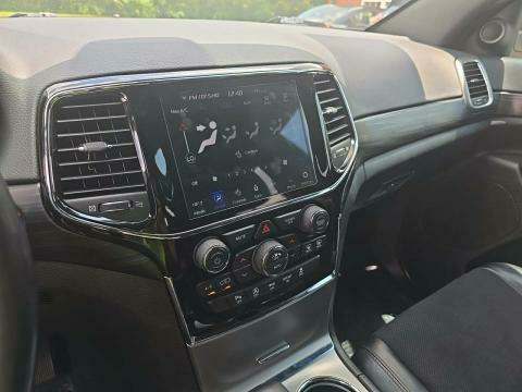 2020 Jeep Grand Cherokee Laredo Altitude Edition AWD