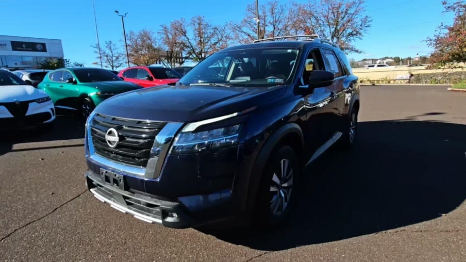 2023 Nissan Pathfinder SL