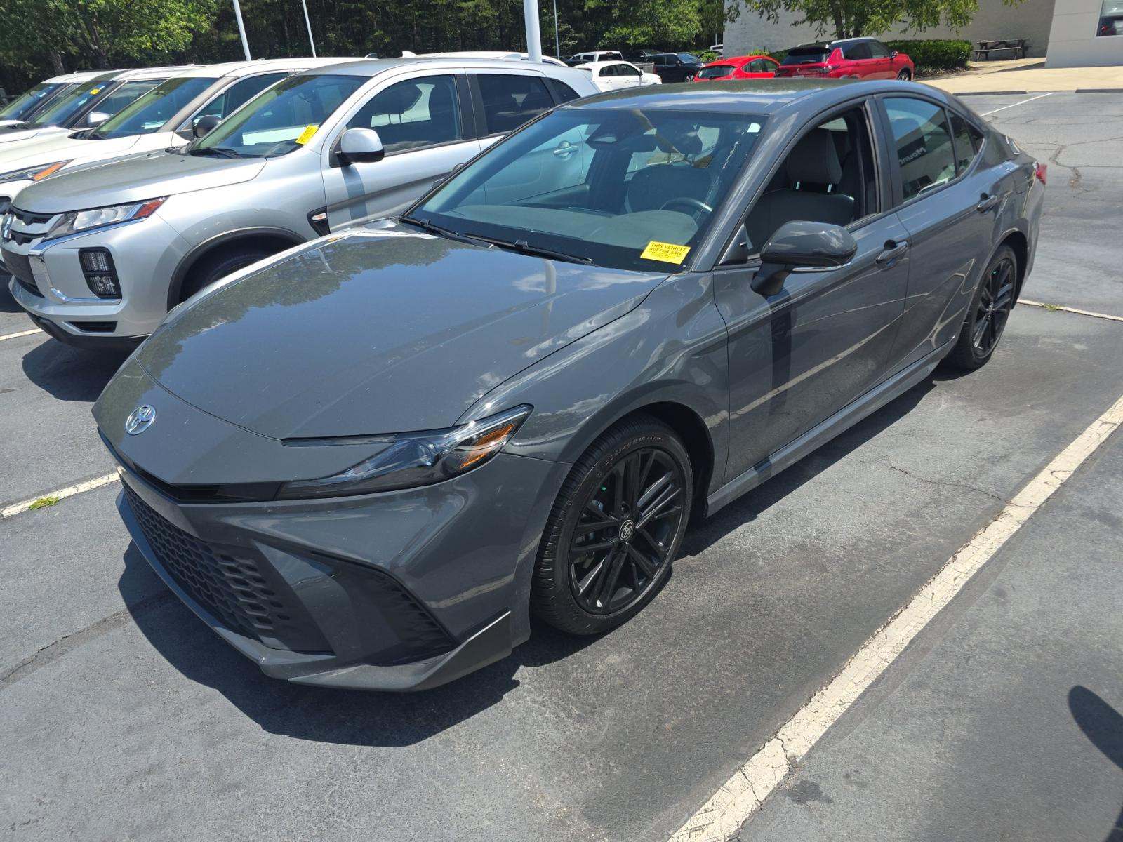 2025 Toyota Camry SE FWD