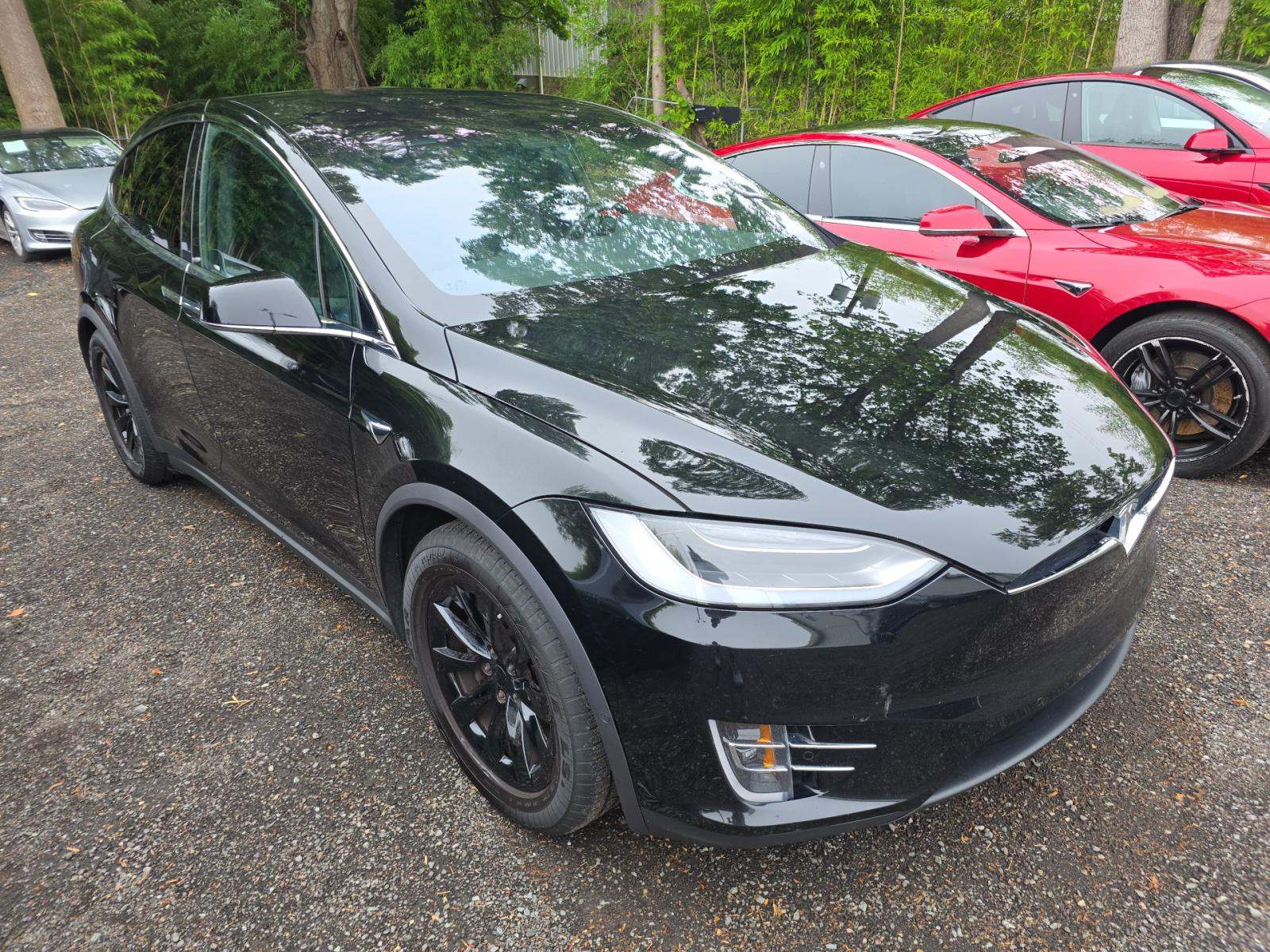 TESLA MODEL X - 4