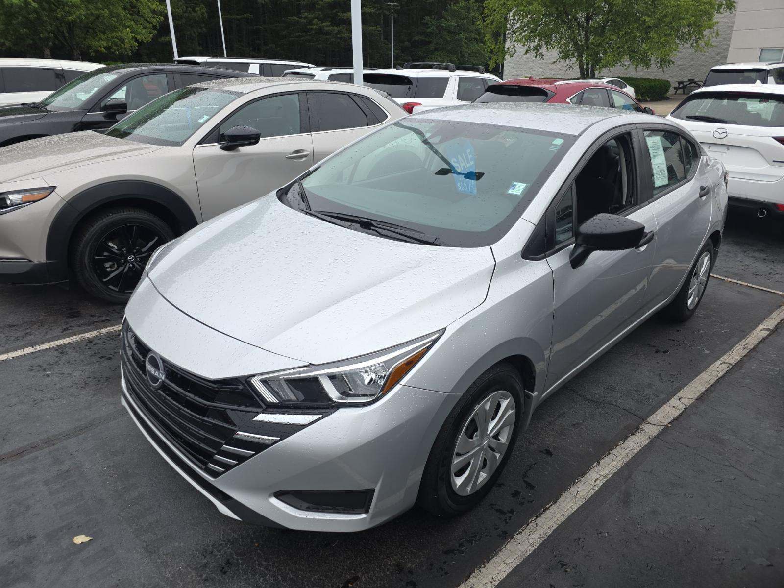 NISSAN VERSA - 1