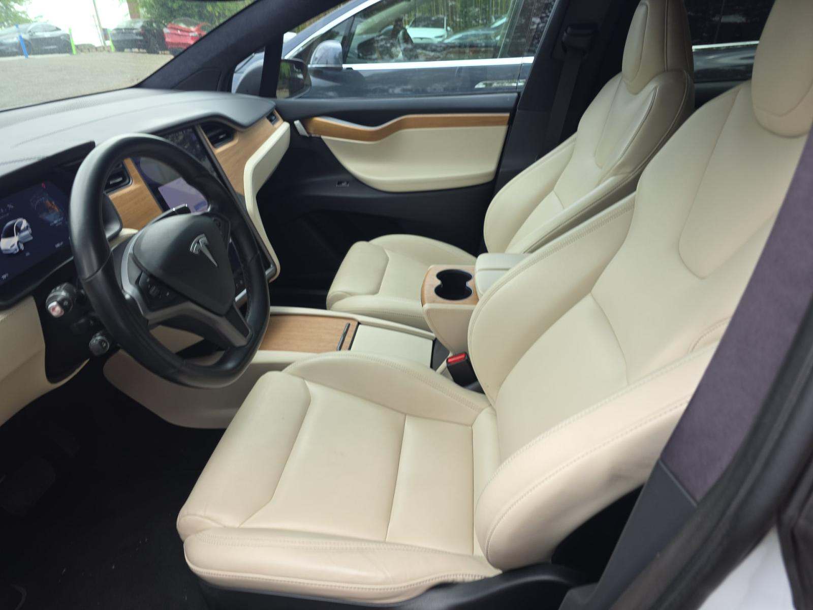 TESLA MODEL X - 6