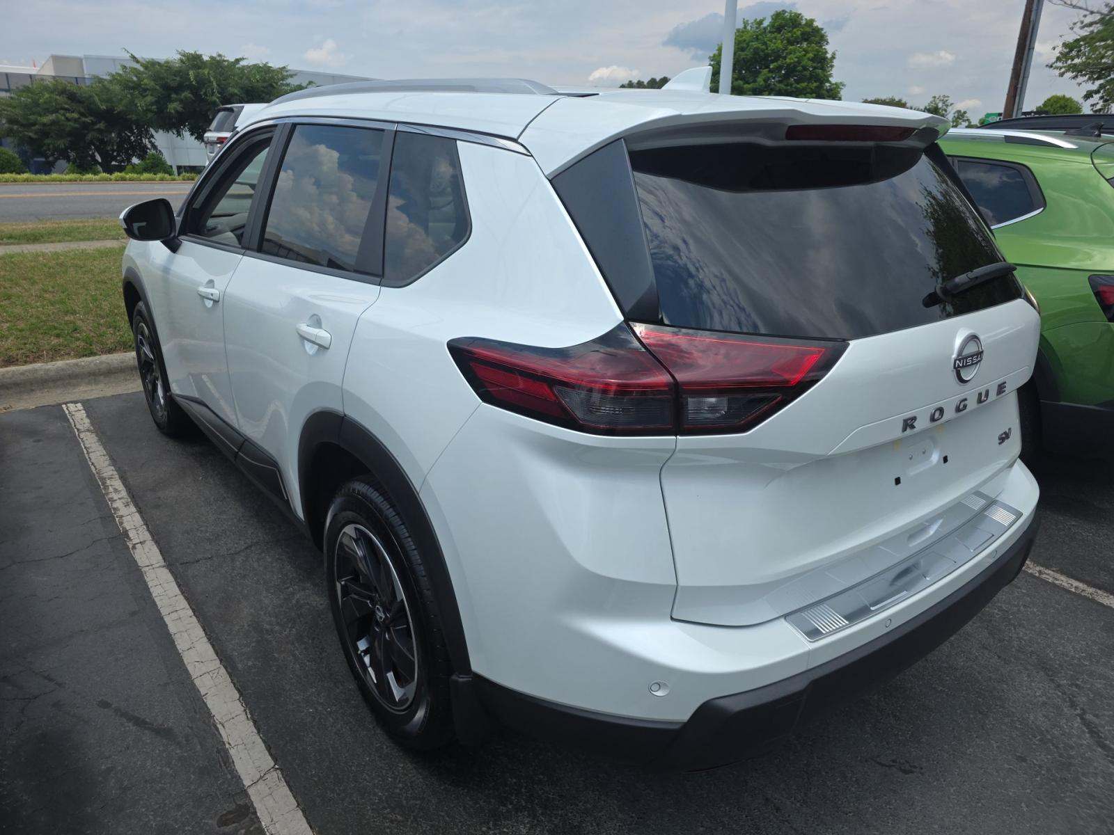 2024 Nissan Rogue SV FWD