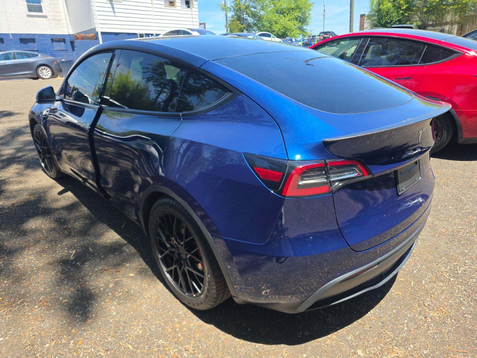 TESLA MODEL Y - 2