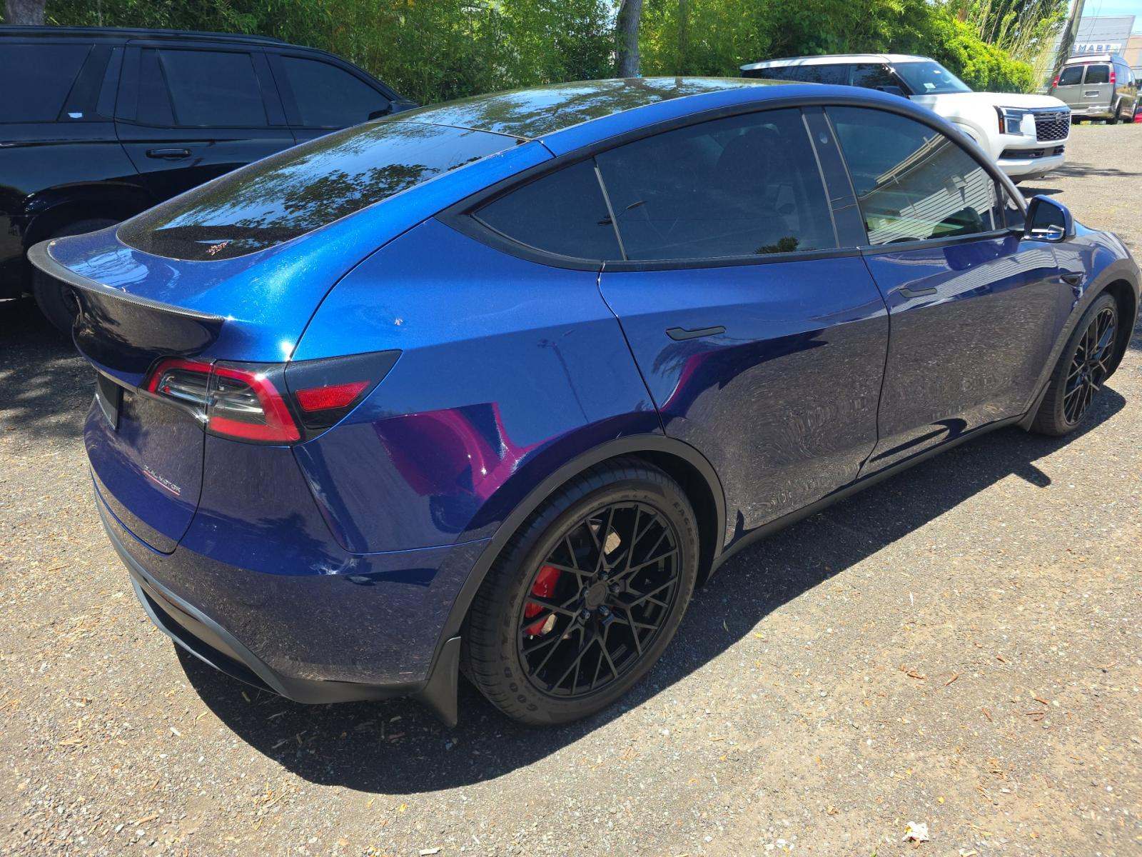TESLA MODEL Y - 3