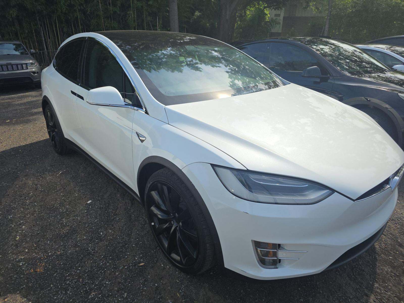 TESLA MODEL X - 4