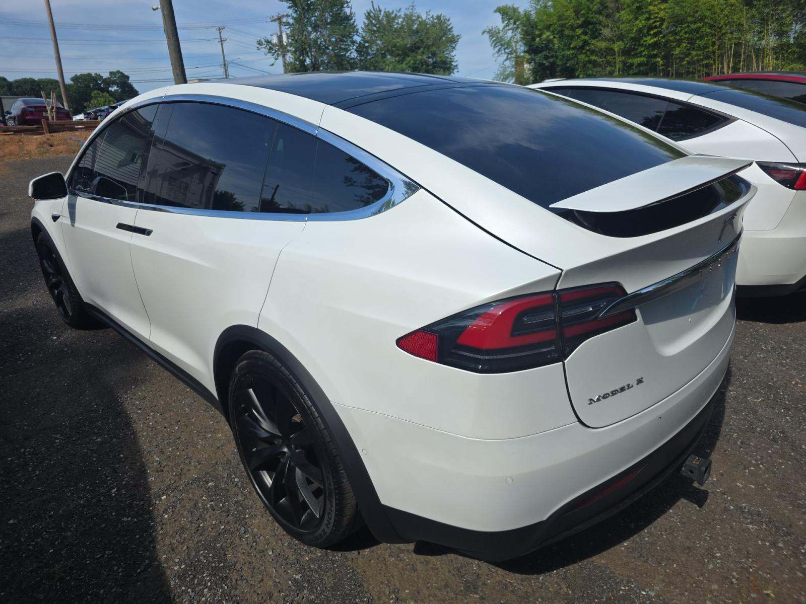 TESLA MODEL X - 2